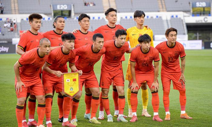 打脸国足！53万人口的国家，马上就要踢世界杯了