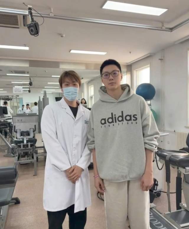 正式退出!广东核心无奈,济南小伙曝出原因,杜锋批准,徐杰祝福