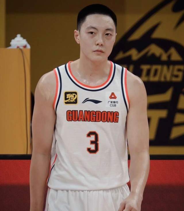 正式退出!广东核心无奈,济南小伙曝出原因,杜锋批准,徐杰祝福